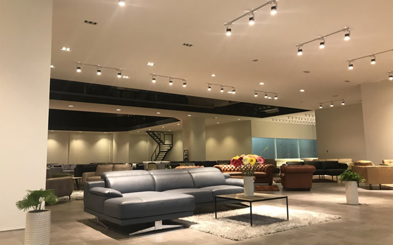 mẫu thiết kế thi công shop showroom đẹp tại hcm