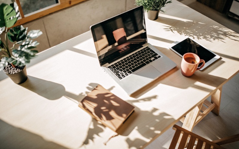 Phong thủy bàn làm việc